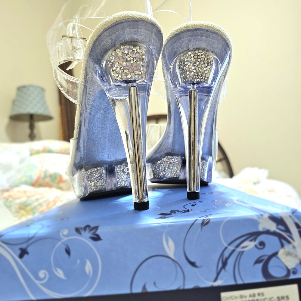 Chic Transparent High Heel Sandals - Picture 5 of 9